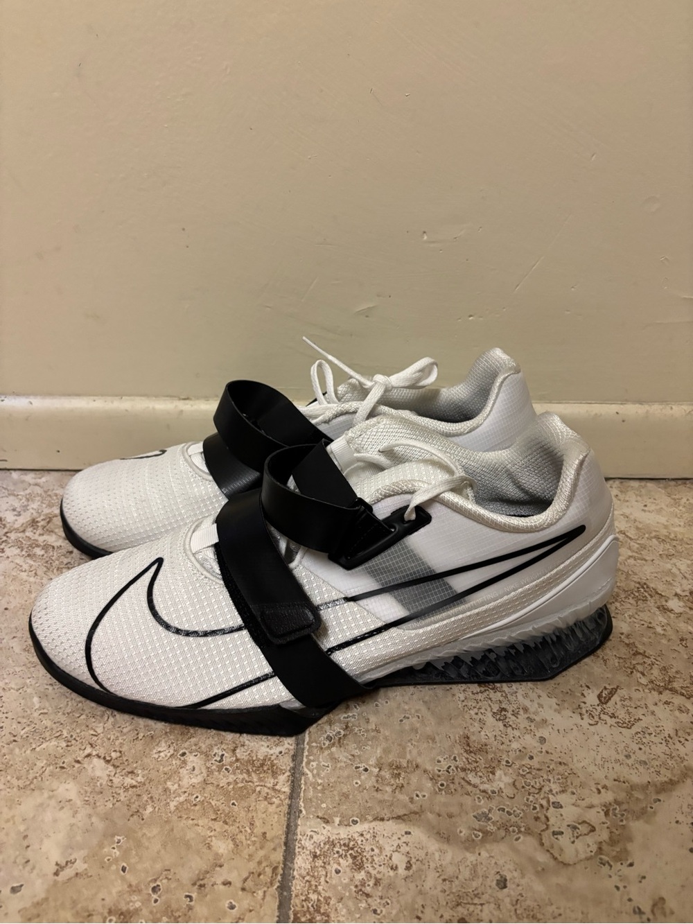 Nike Romaleos 4 Weightlifting Shoes Men's 14/15 White Black CD3463-101 Training - Picture 2 of 5